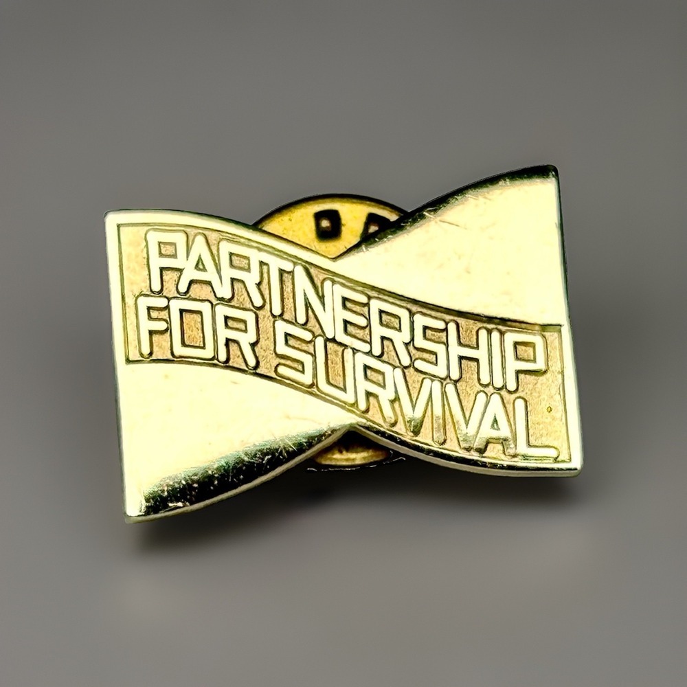 Vtg Partnership‎ For Survival Gold Tone Hat Tie Tack Pinback Butterfly Clutch